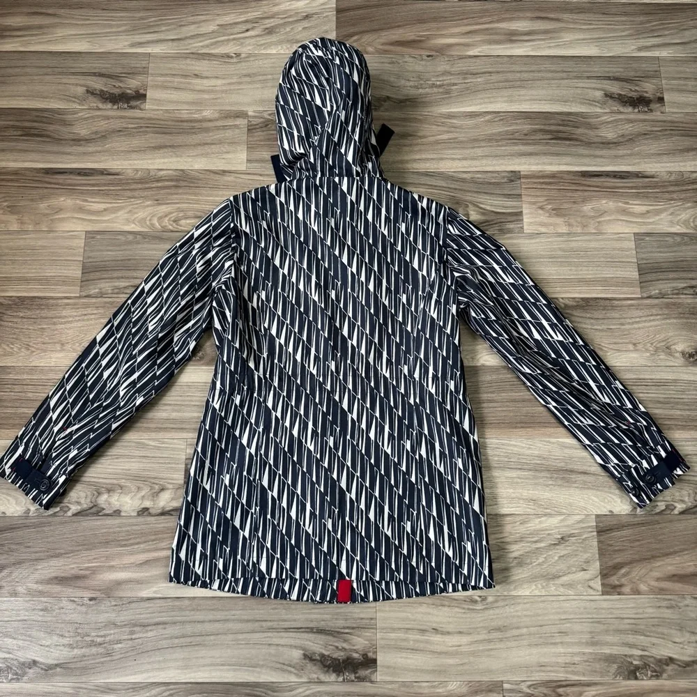Land's End Women's Storm Raker Rain Jacket Classic Navy Ivory Size Small 2-4